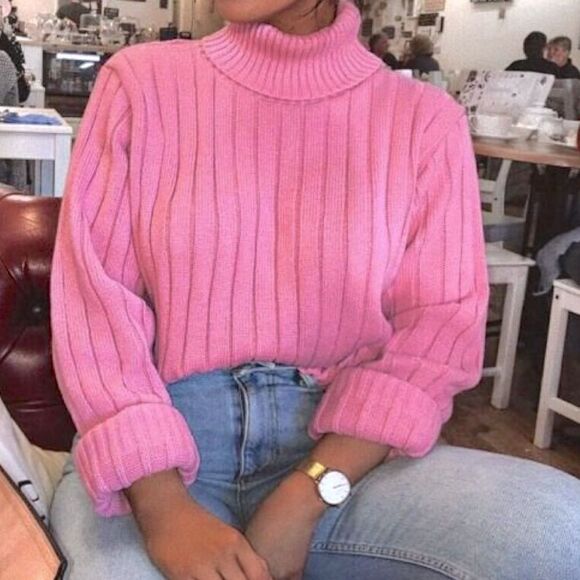 Pink turtleneck sweater - Picture 2 of 3